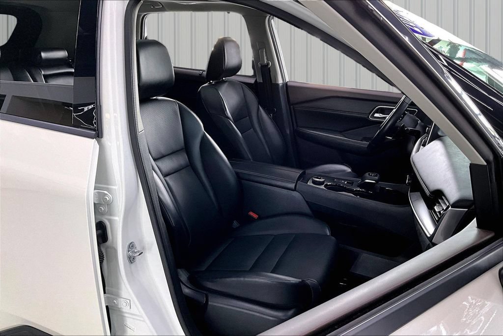Used 2021 Nissan Rogue SV AWD/4WD image 31