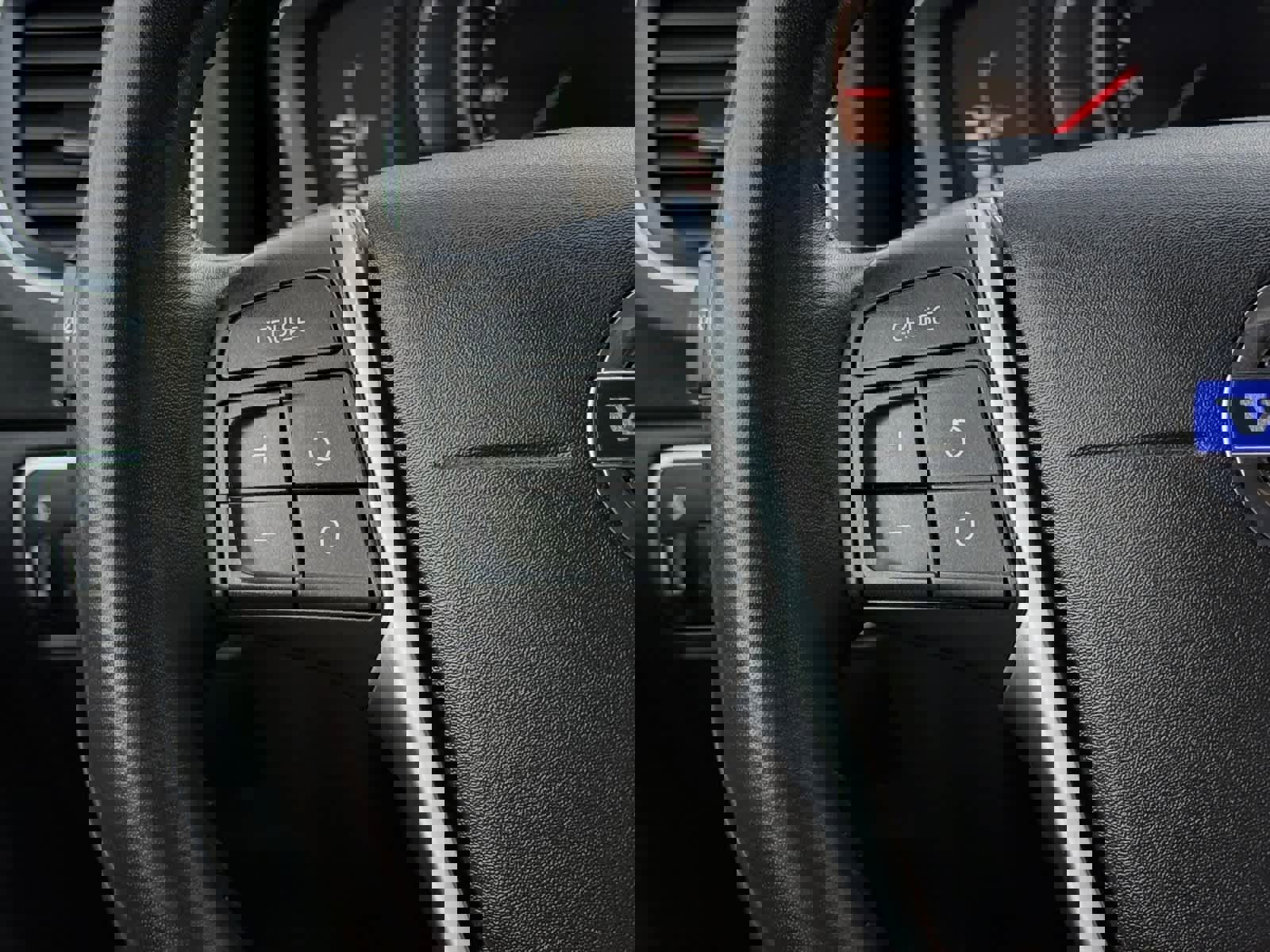 Used 2018 Volvo V60 T5 Cross Country w/ Convenience Package image 9