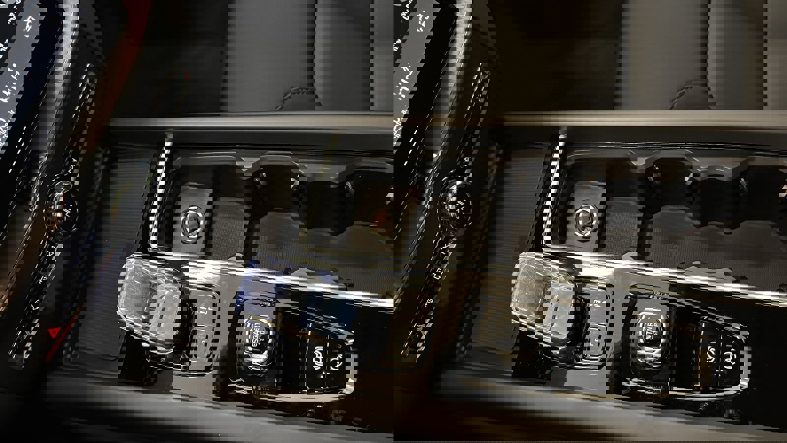 New 2026 Volvo XC60 T8 Plus w/ Protection Package Premier image 19