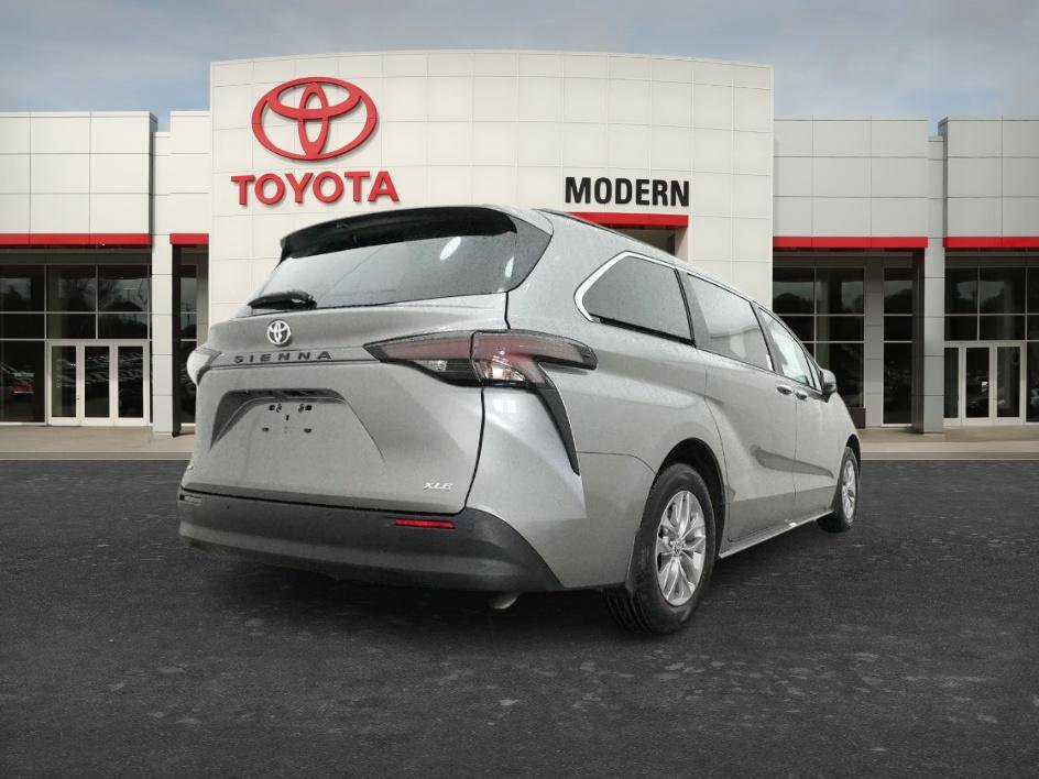 New 2026 Toyota Sienna XLE FWD image 15