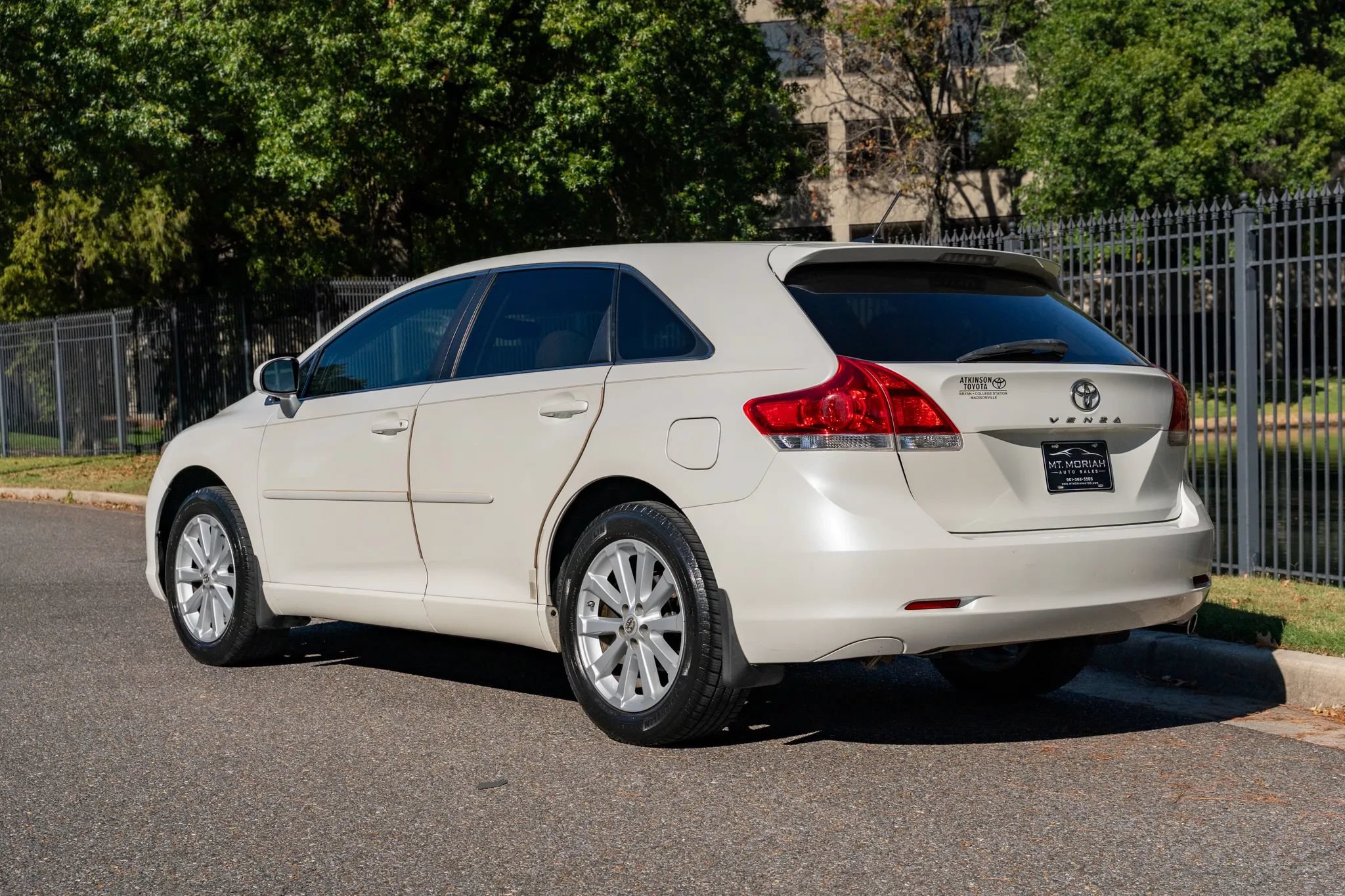 Used 2011 Toyota Venza FWD image 8