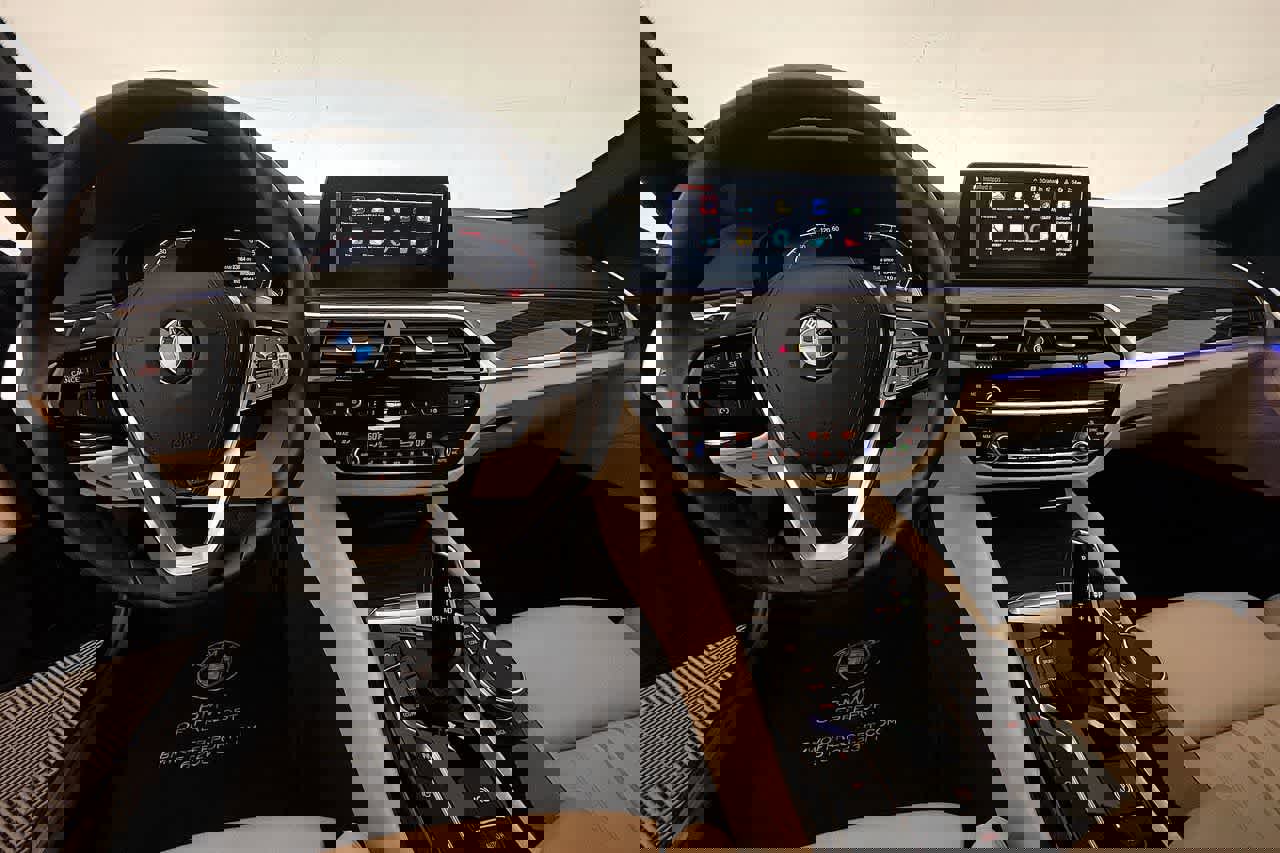 Used 2020 BMW 540i xDrive w/ Premium Package image 12