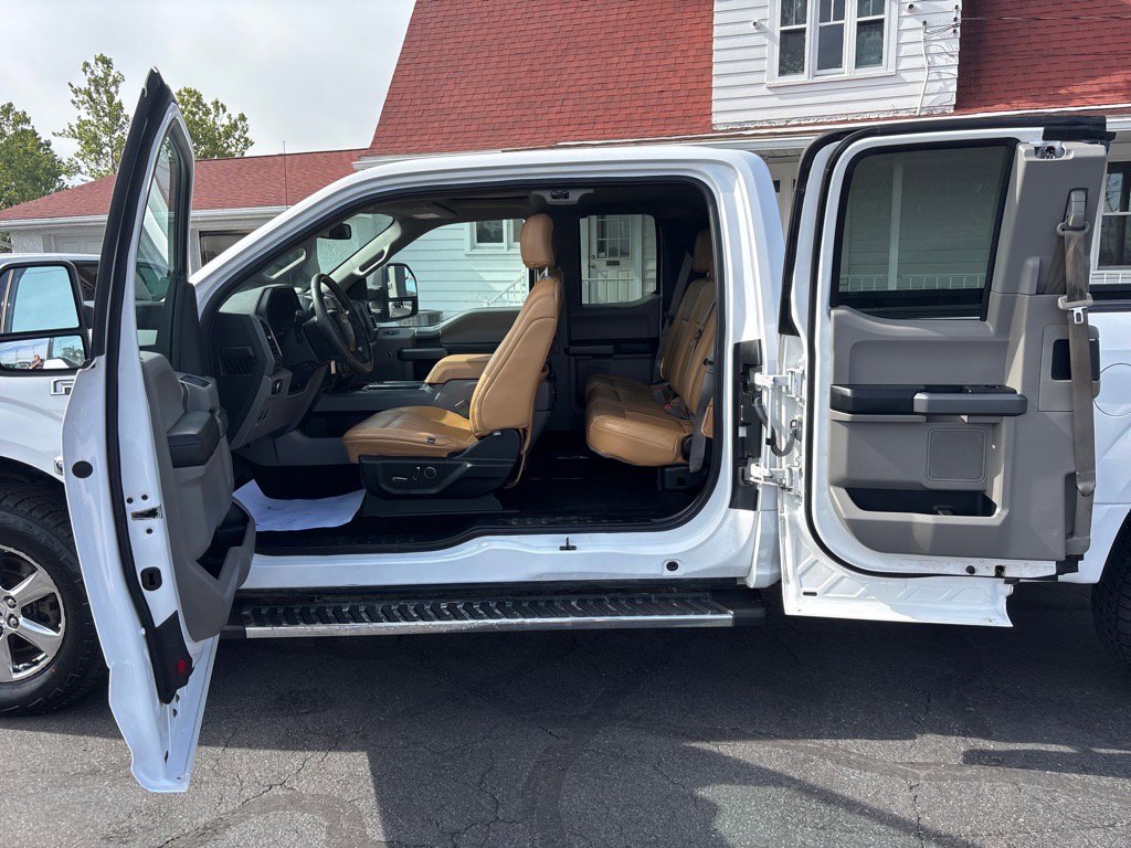 Used 2018 Ford F150 XLT w/ Equipment Group 302A Luxury image 22