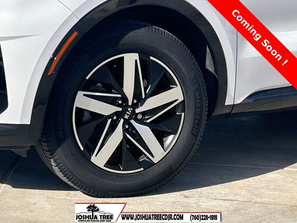 Used 2021 Kia Sorento S w/ Panoramic Sunroof Package image 4