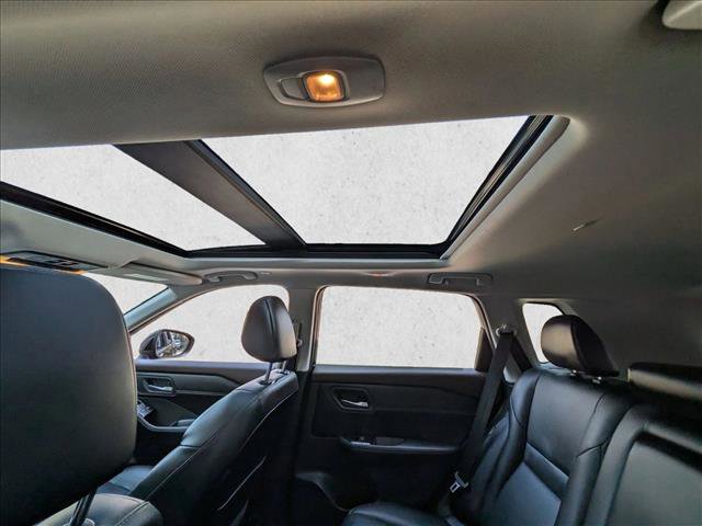 Used 2023 Nissan Rogue SL image 19