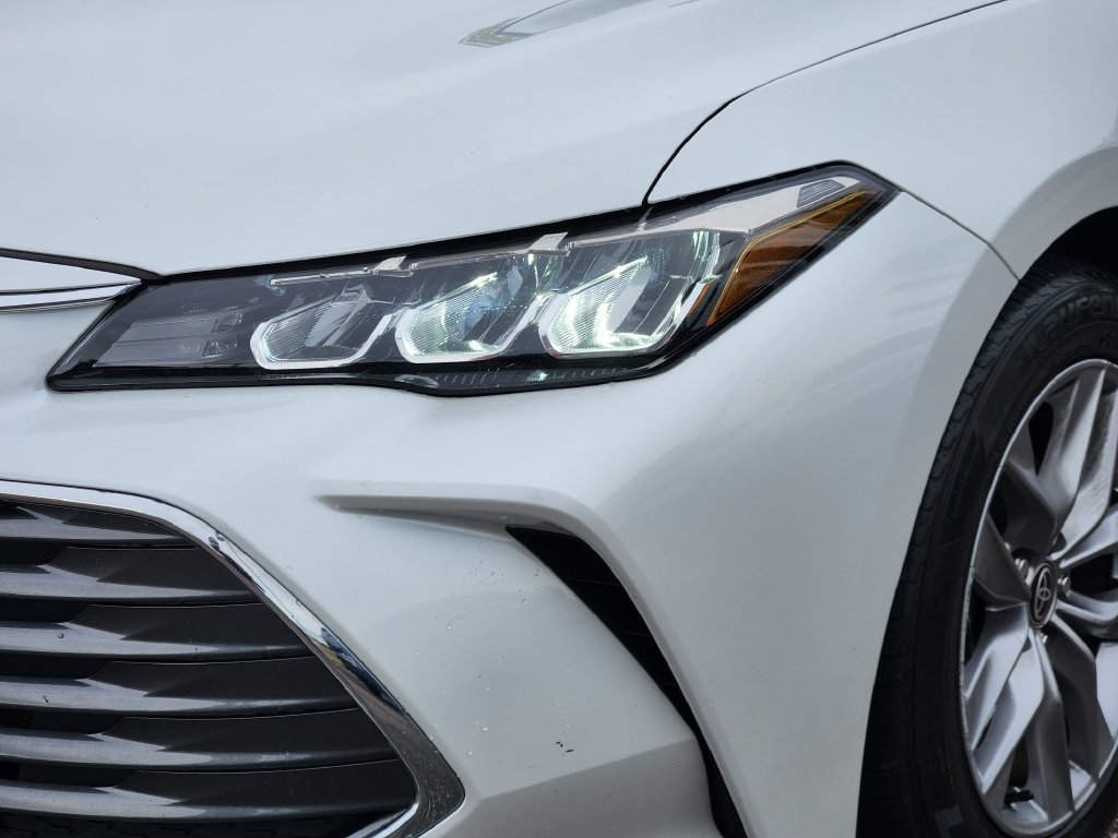 Used 2022 Toyota Avalon XLE FWD image 28