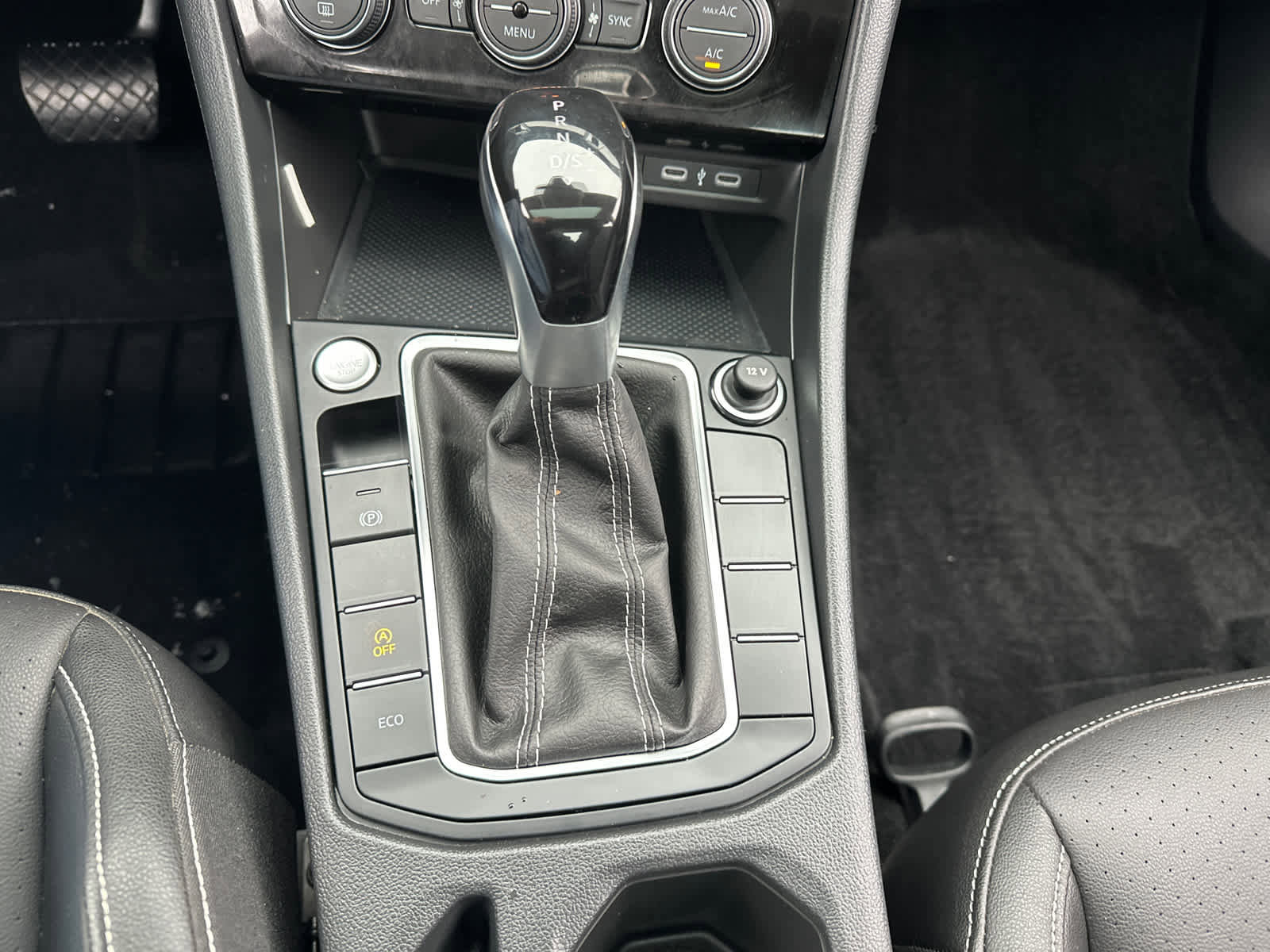 Used 2024 Volkswagen Jetta SE w/ Panoramic Sunroof Package image 23