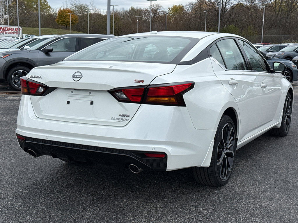 New 2025 Nissan Altima 2.5 SR image 5