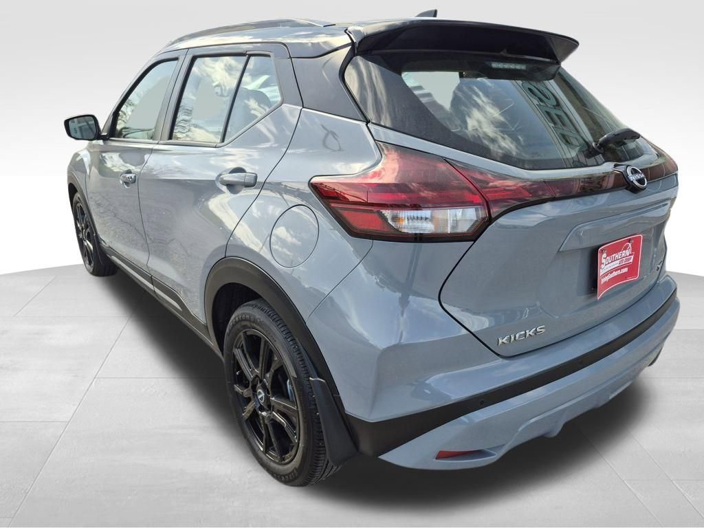 Used 2024 Nissan Kicks SR w/ SR Premium Package image 4