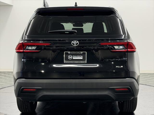 Certified 2025 Toyota Grand Highlander FWD image 9