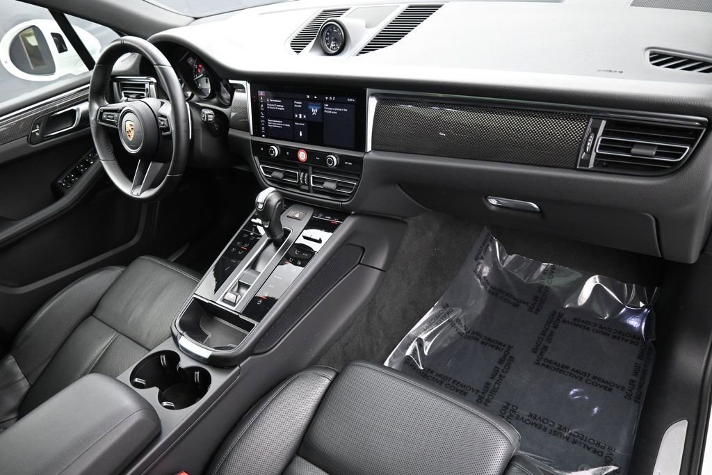 Certified 2023 Porsche Macan S AWD/4WD image 32