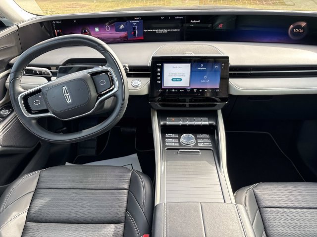 Certified 2024 Lincoln Nautilus Reserve AWD/4WD image 17