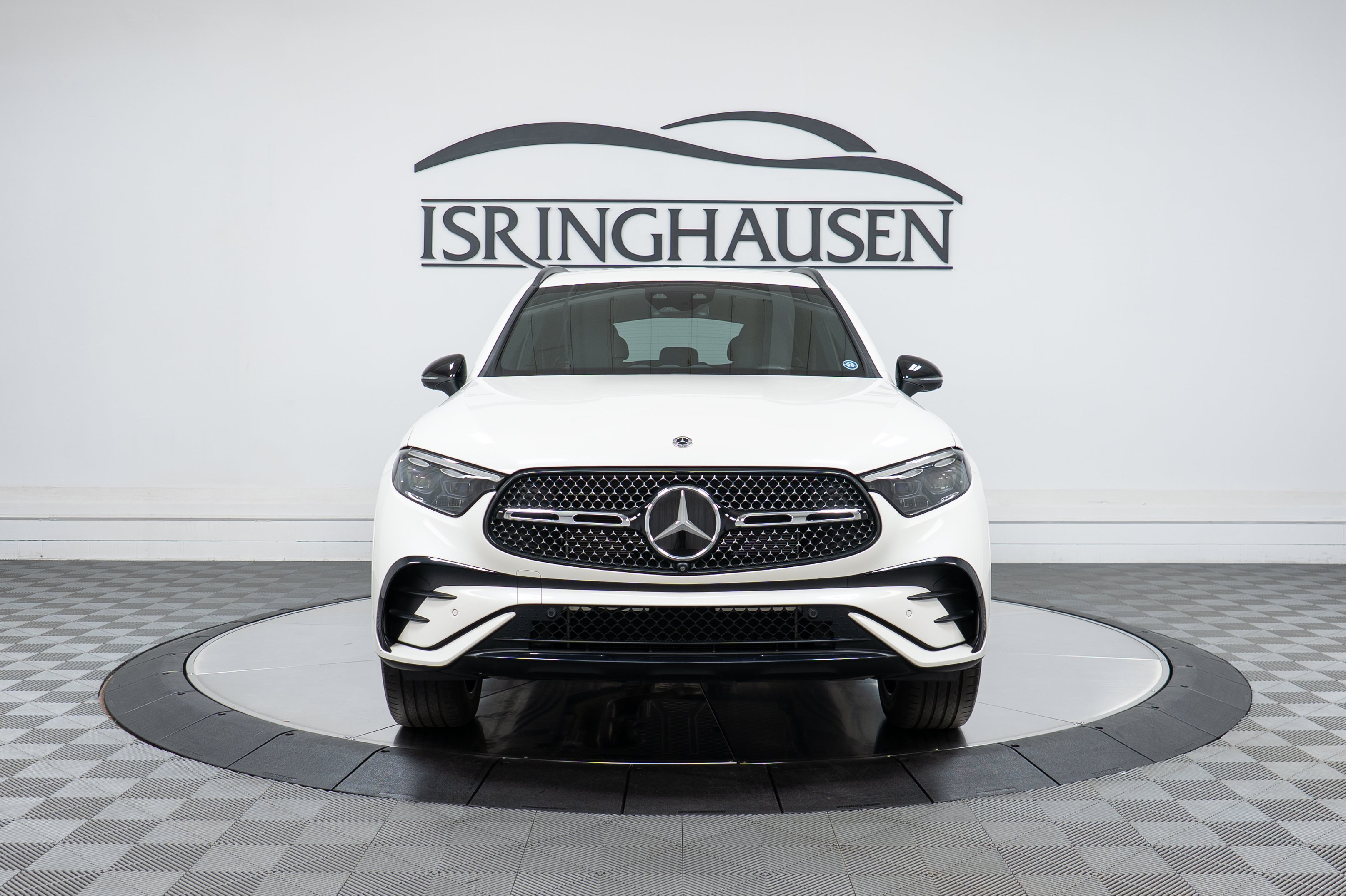 Used 2023 Mercedes-Benz GLC 300 4MATIC image 2