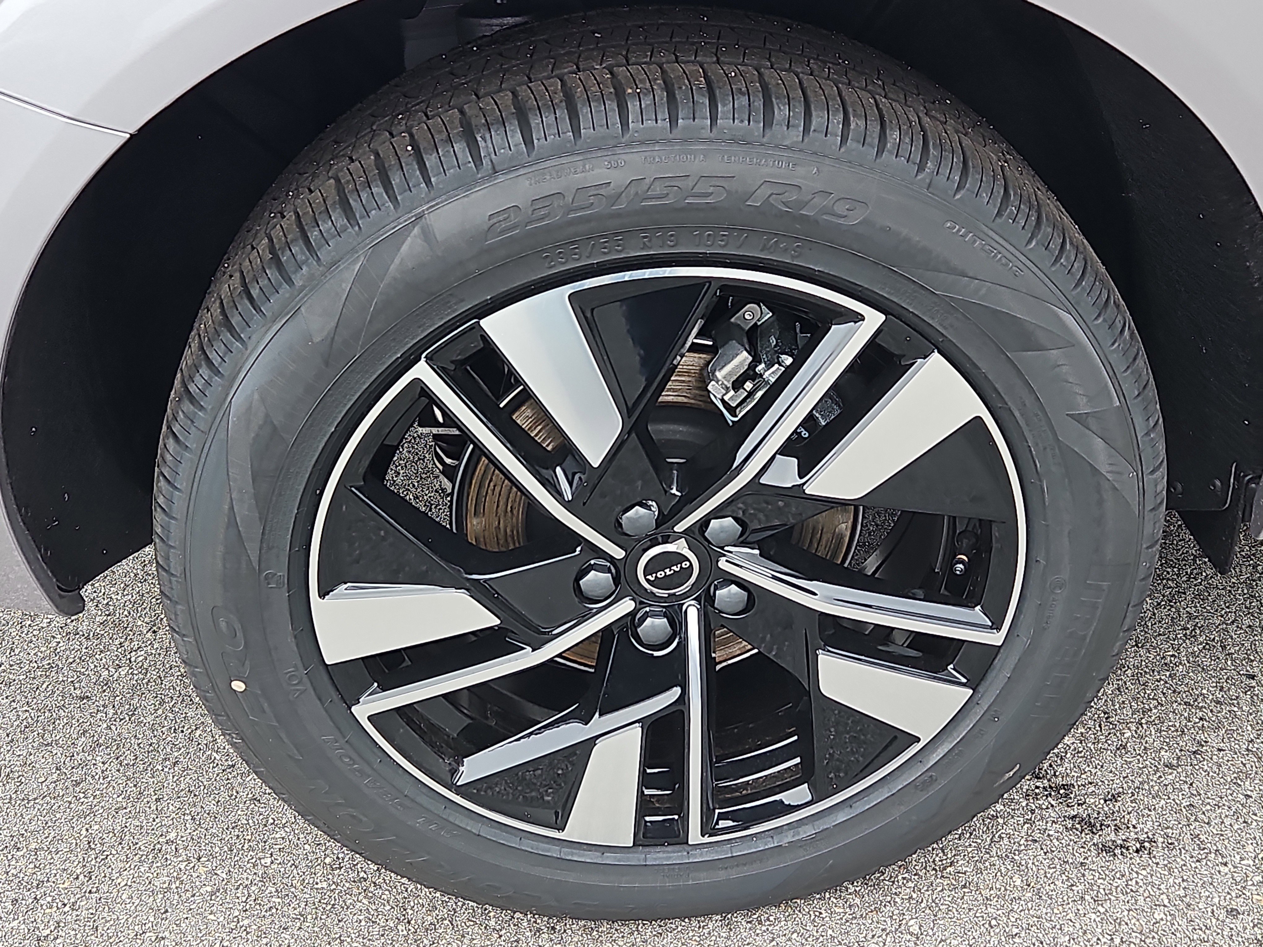 New 2026 Volvo XC60 B5 Plus w/ Protection Package Premier image 20