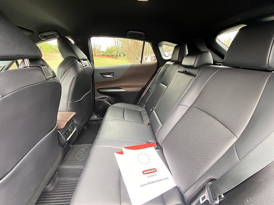 Certified 2021 Toyota Venza Limited image 12