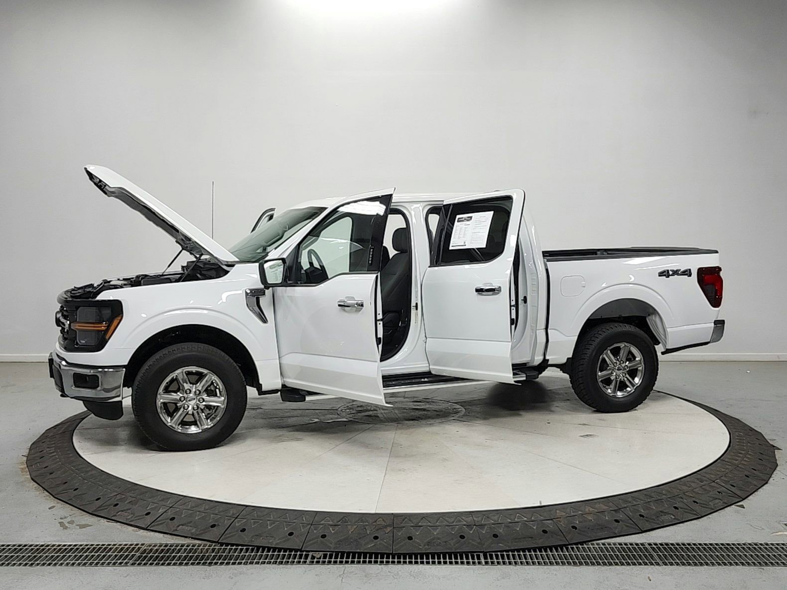 Used 2024 Ford F150 XLT w/ Mobile Office Package image 12