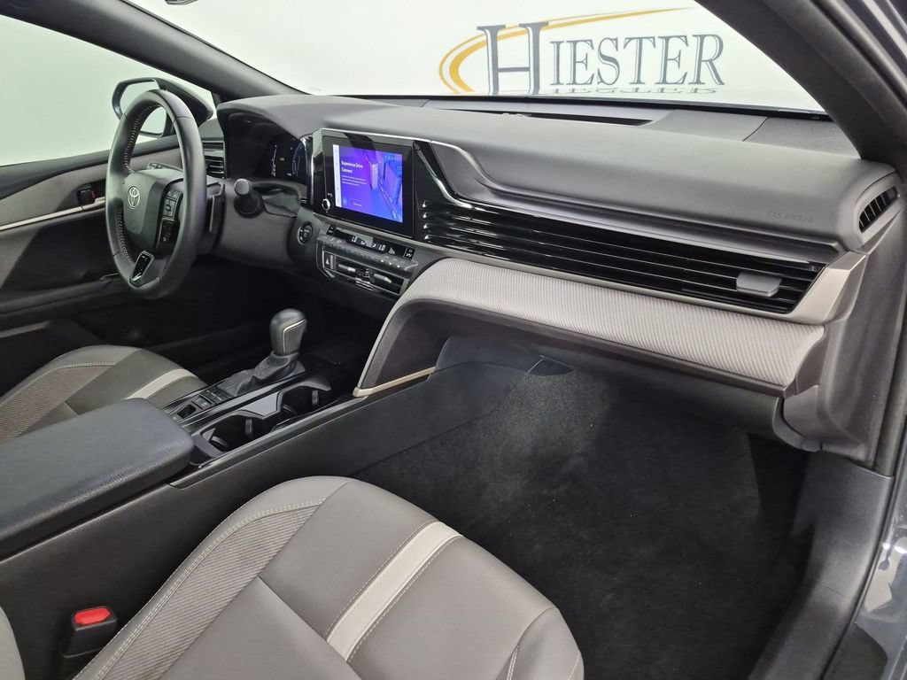 Used 2025 Toyota Camry SE FWD image 37
