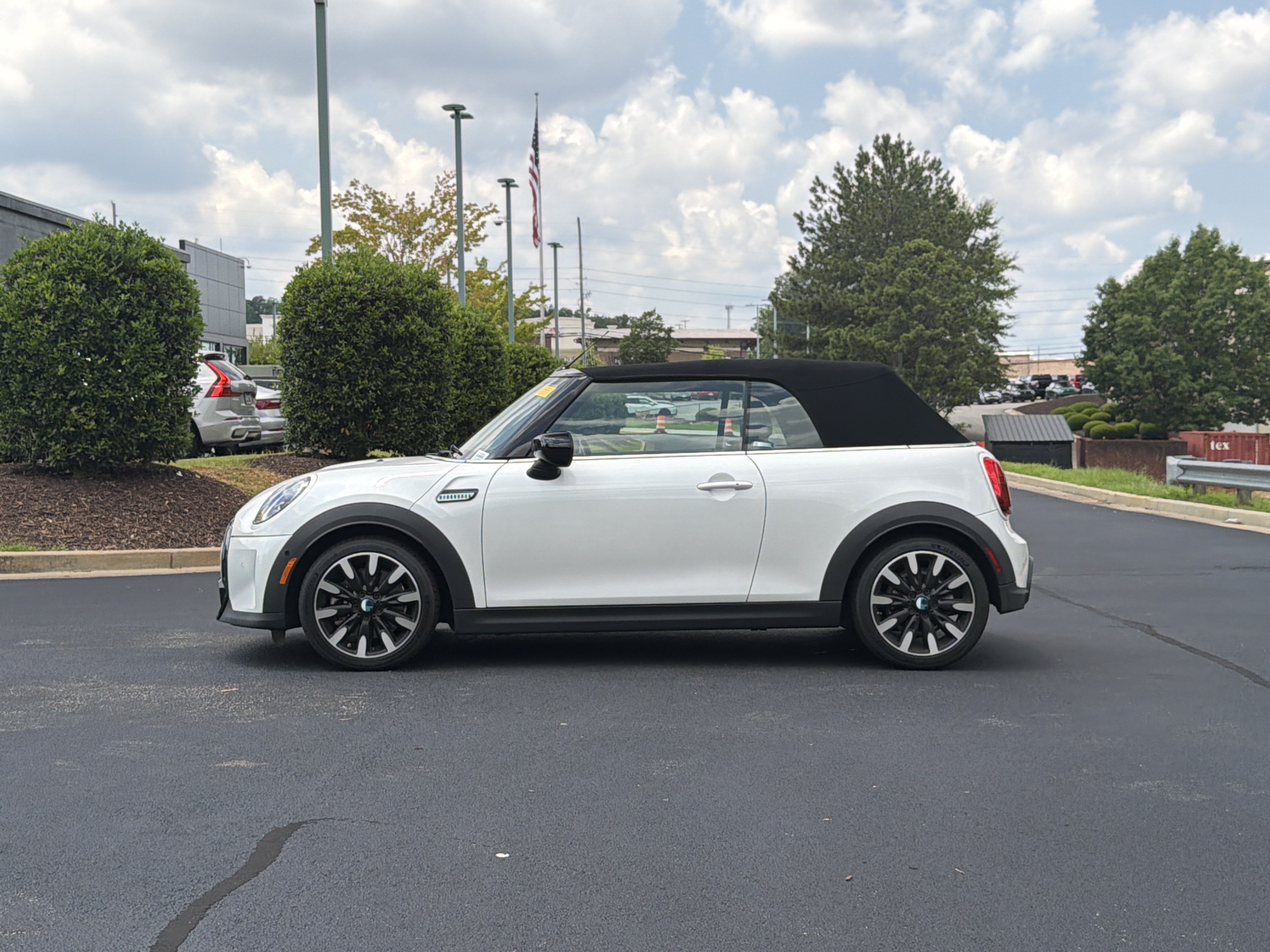 Used 2024 MINI Cooper S w/ Seaside Edition FWD image 11