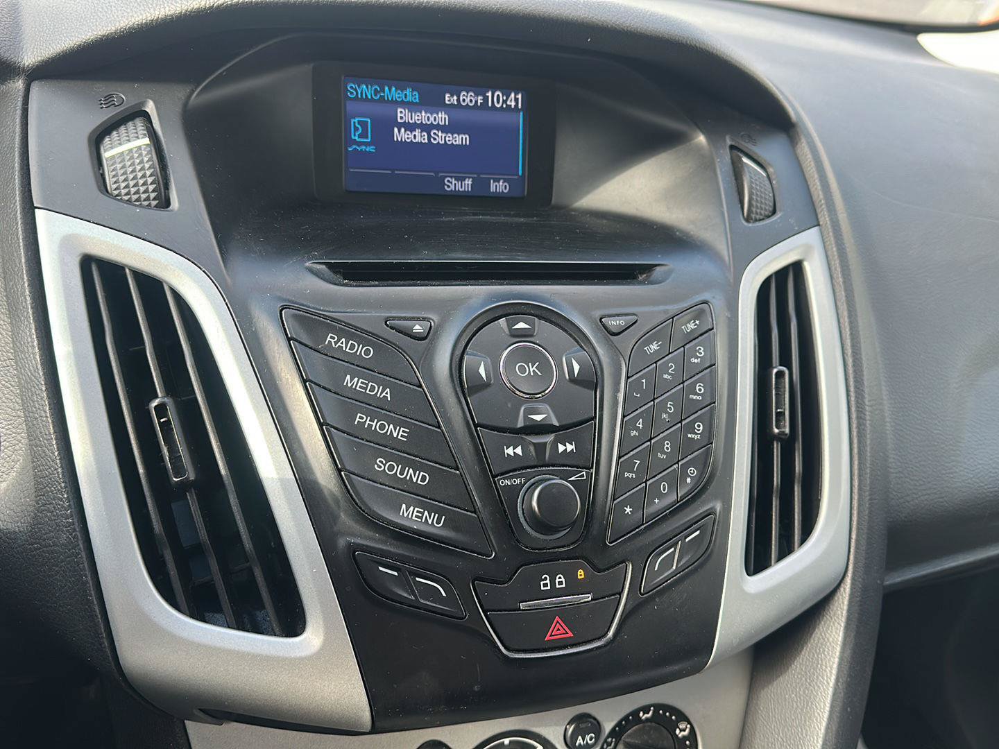Used 2014 Ford Focus SE FWD image 13