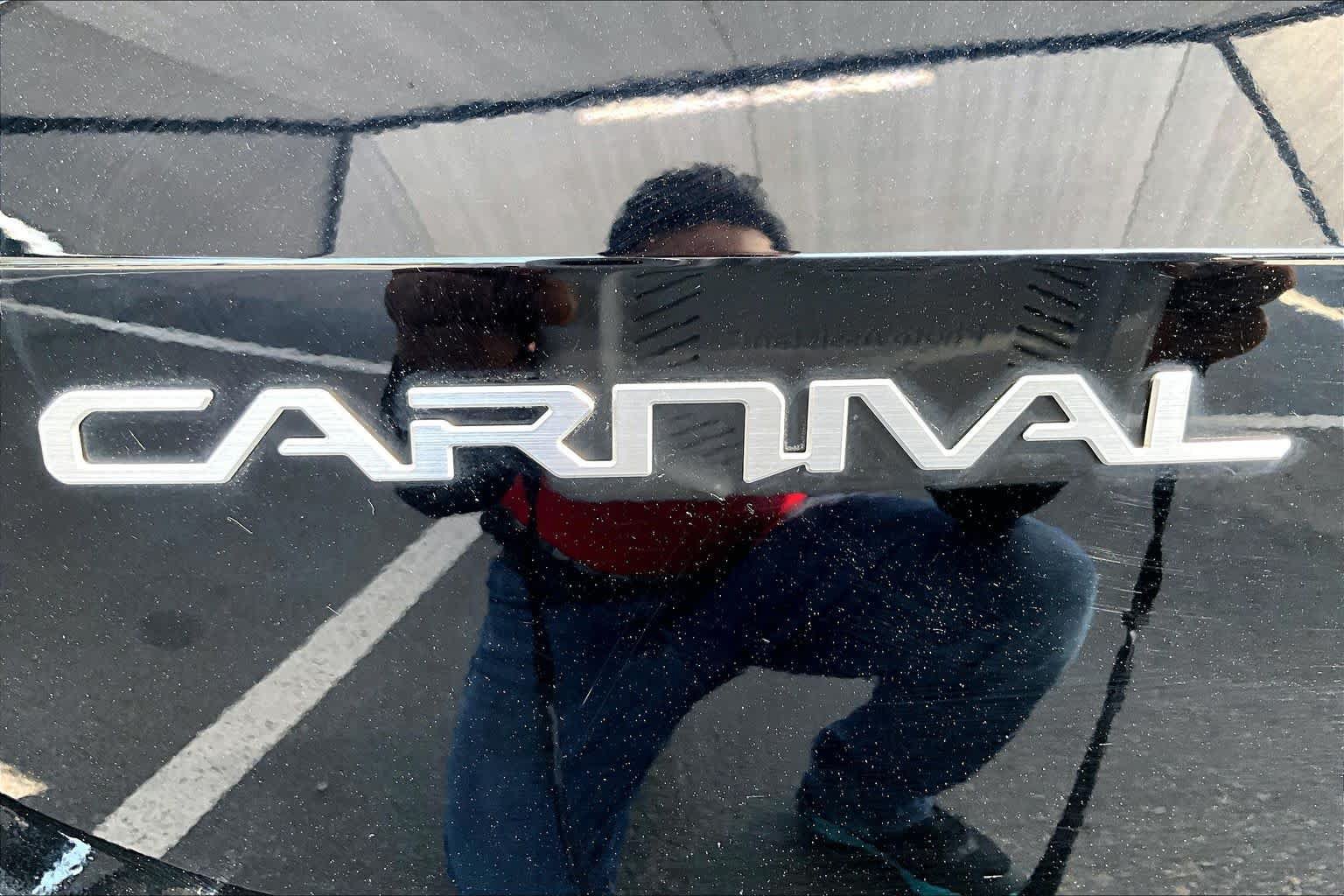 Used 2024 Kia Carnival EX FWD image 10