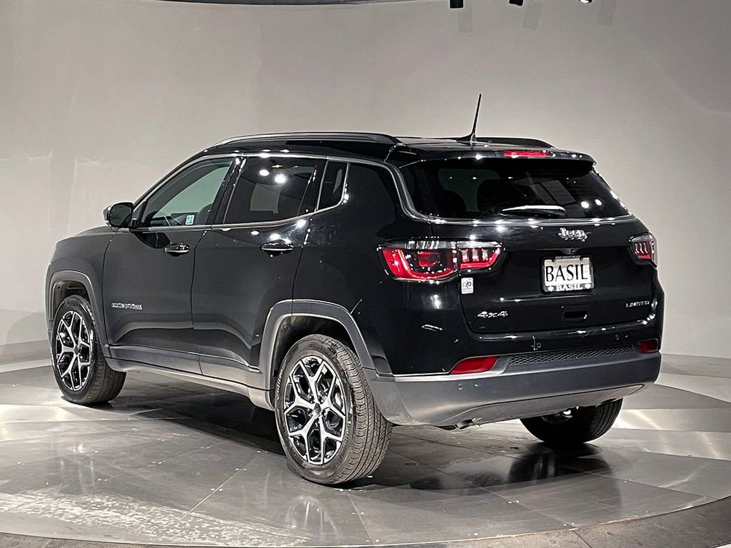 Used 2025 Jeep Compass Limited image 13