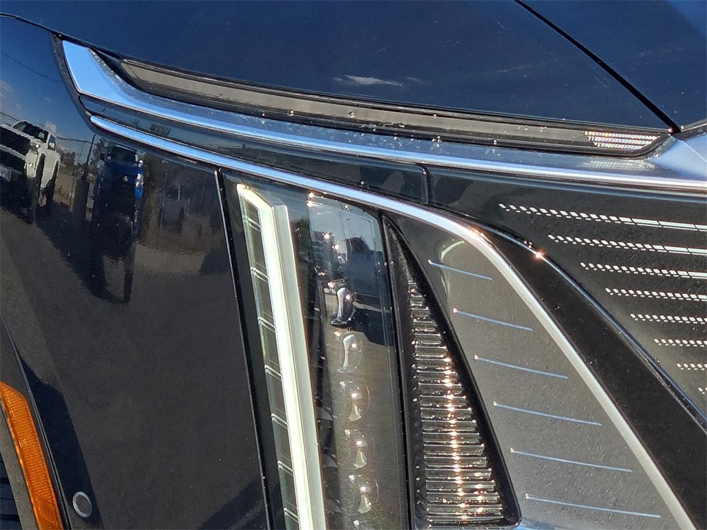 New 2025 Cadillac Lyriq Luxury image 8