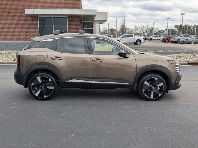 New 2026 Nissan Kicks SR w/ Cold Weather Package FWD image 2