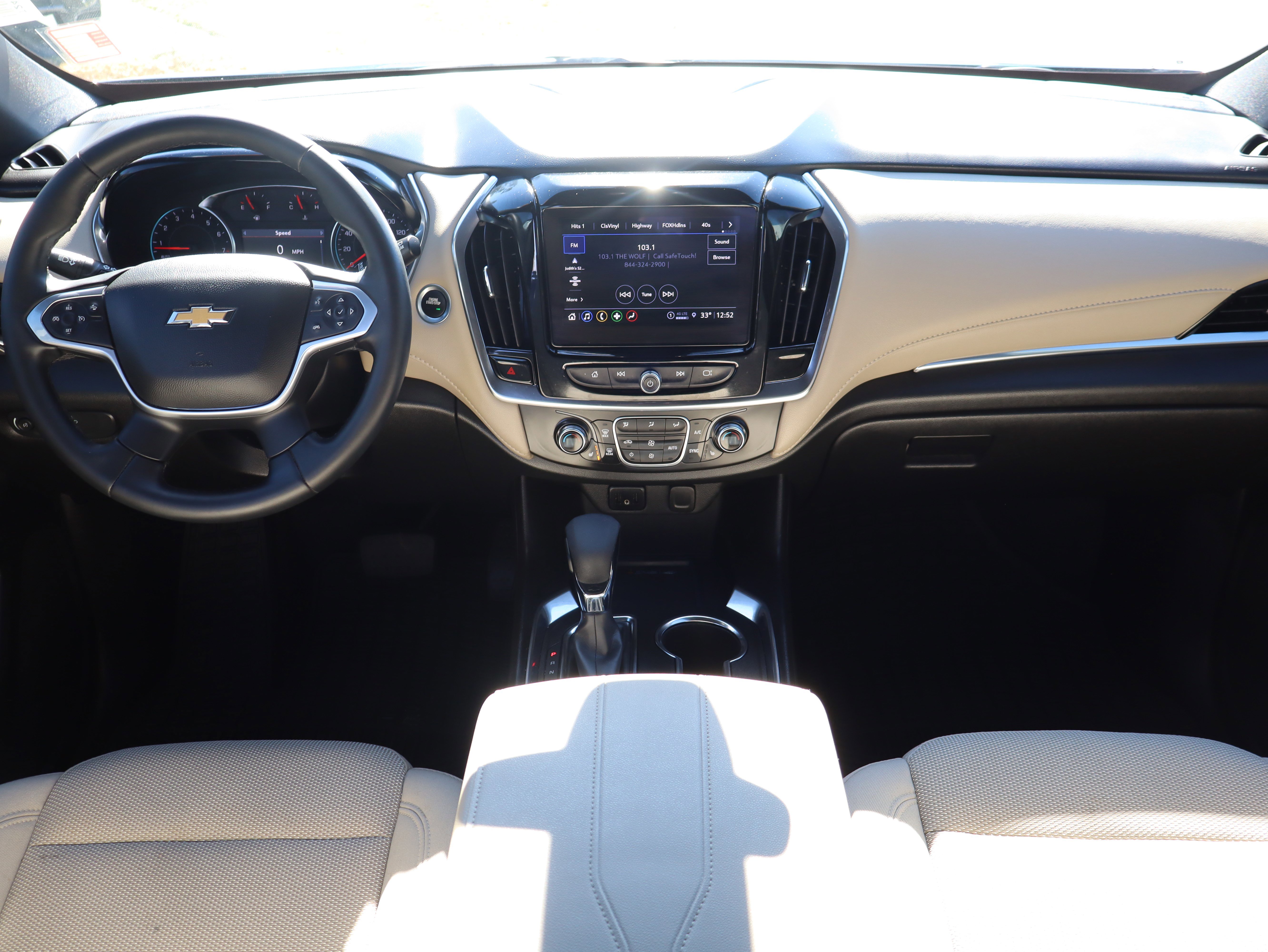 Used 2023 Chevrolet Traverse LT image 19