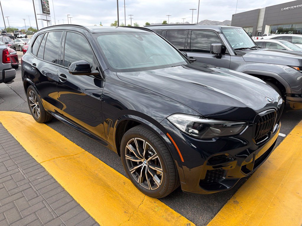 Used 2022 BMW X5 sDrive40i w/ M Sport Package RWD image 3