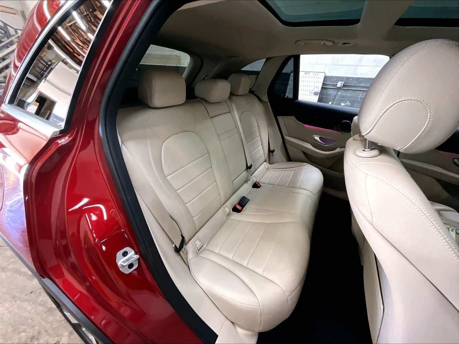 Used 2022 Mercedes-Benz GLC 300 4MATIC image 30