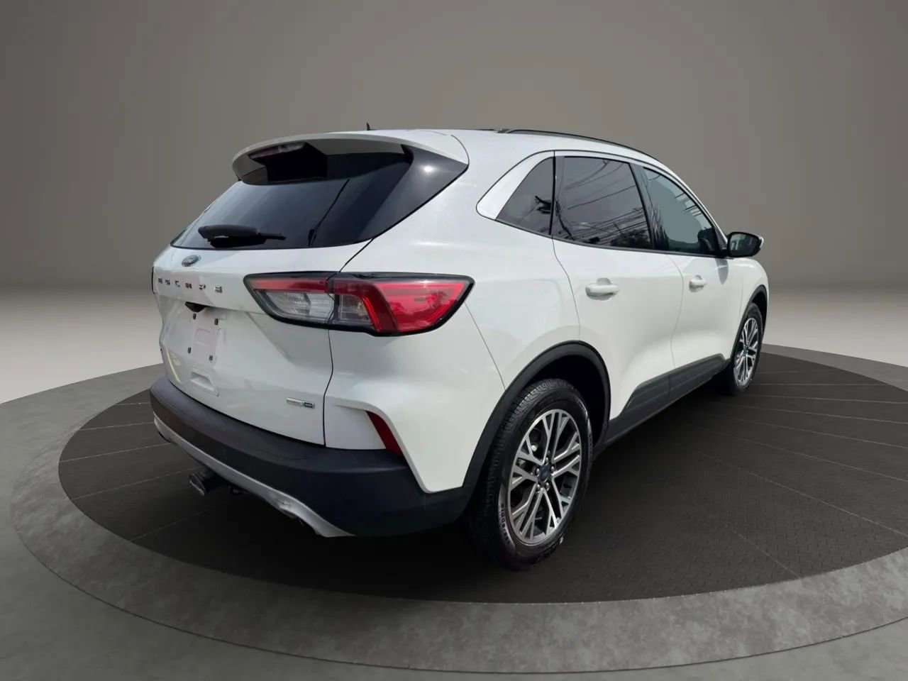 Used 2020 Ford Escape SEL image 5