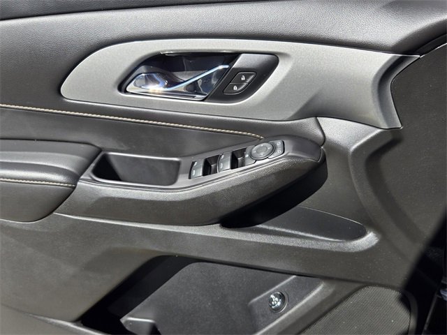 Used 2020 Chevrolet Traverse LT image 30
