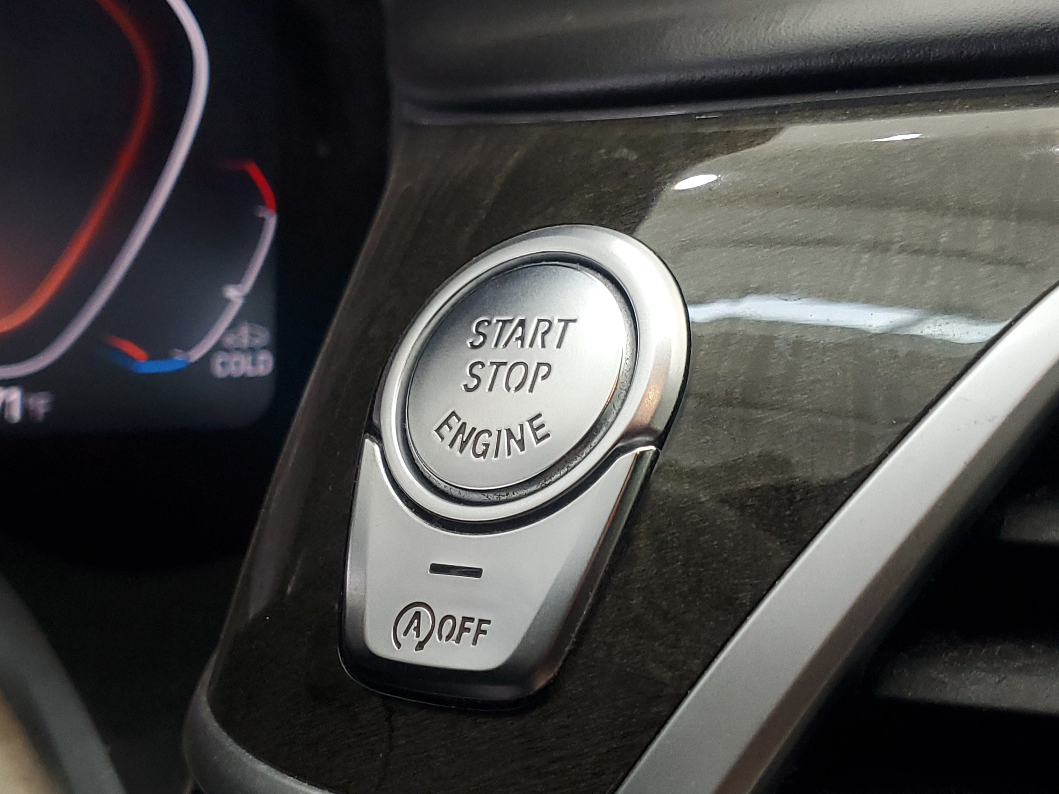 Used 2022 BMW 750Li xDrive AWD/4WD image 29