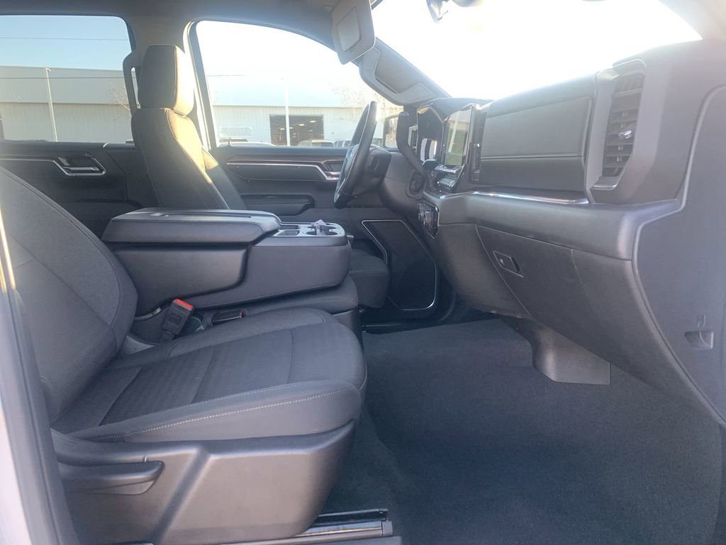 Certified 2025 Chevrolet Silverado 1500 LT image 26