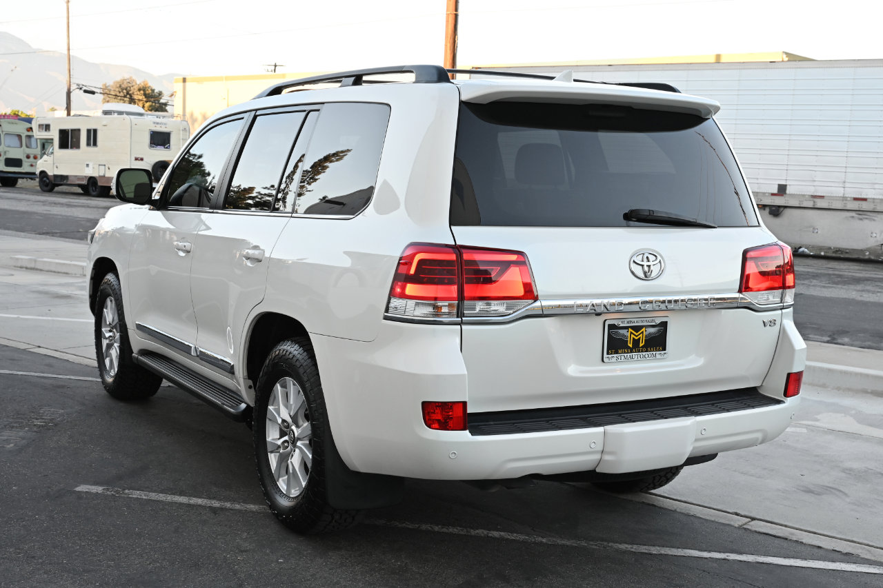 Used 2017 Toyota Land Cruiser image 5