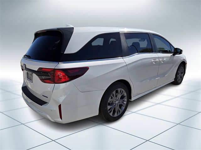 New 2026 Honda Odyssey Touring image 4