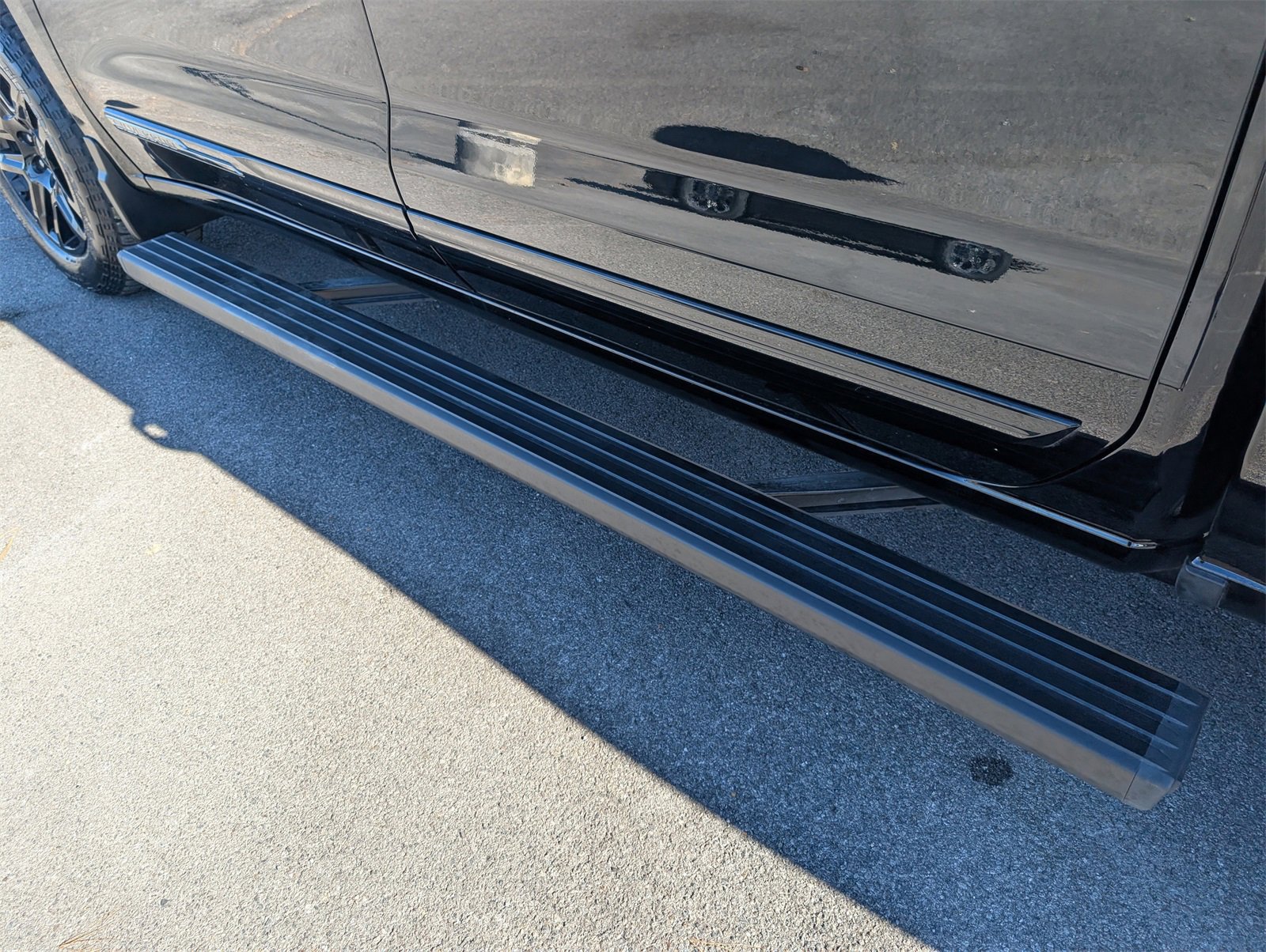 Used 2024 Chevrolet Silverado 1500 High Country w/ Midnight Edition image 29