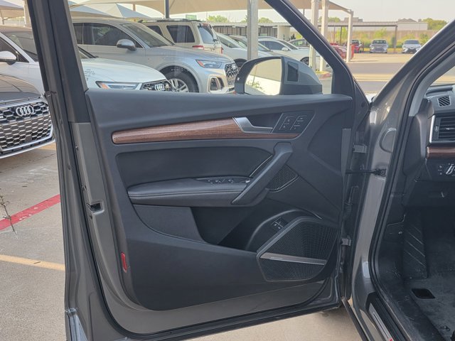 Used 2023 Audi Q5 e Prestige w/ Prestige Package image 13