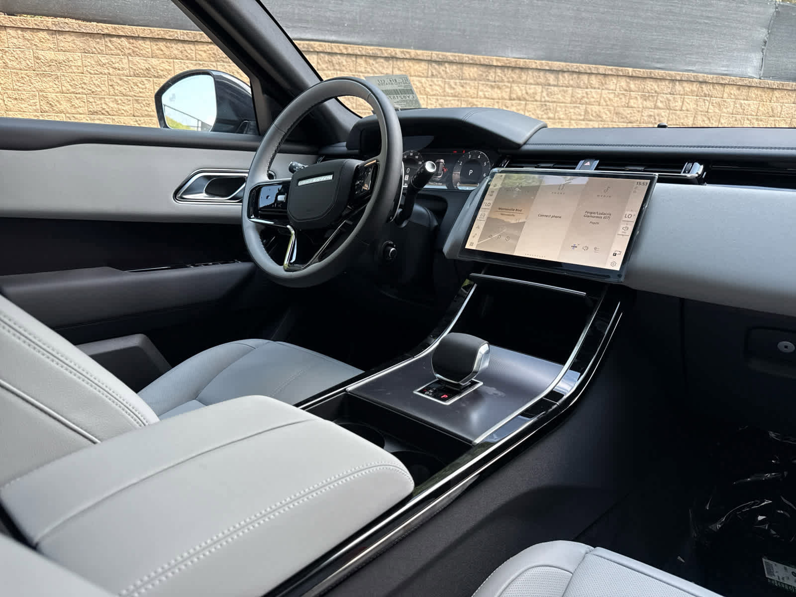 New 2026 Land Rover Range Rover Velar Dynamic SE image 11