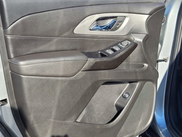Used 2023 Chevrolet Traverse LT image 15