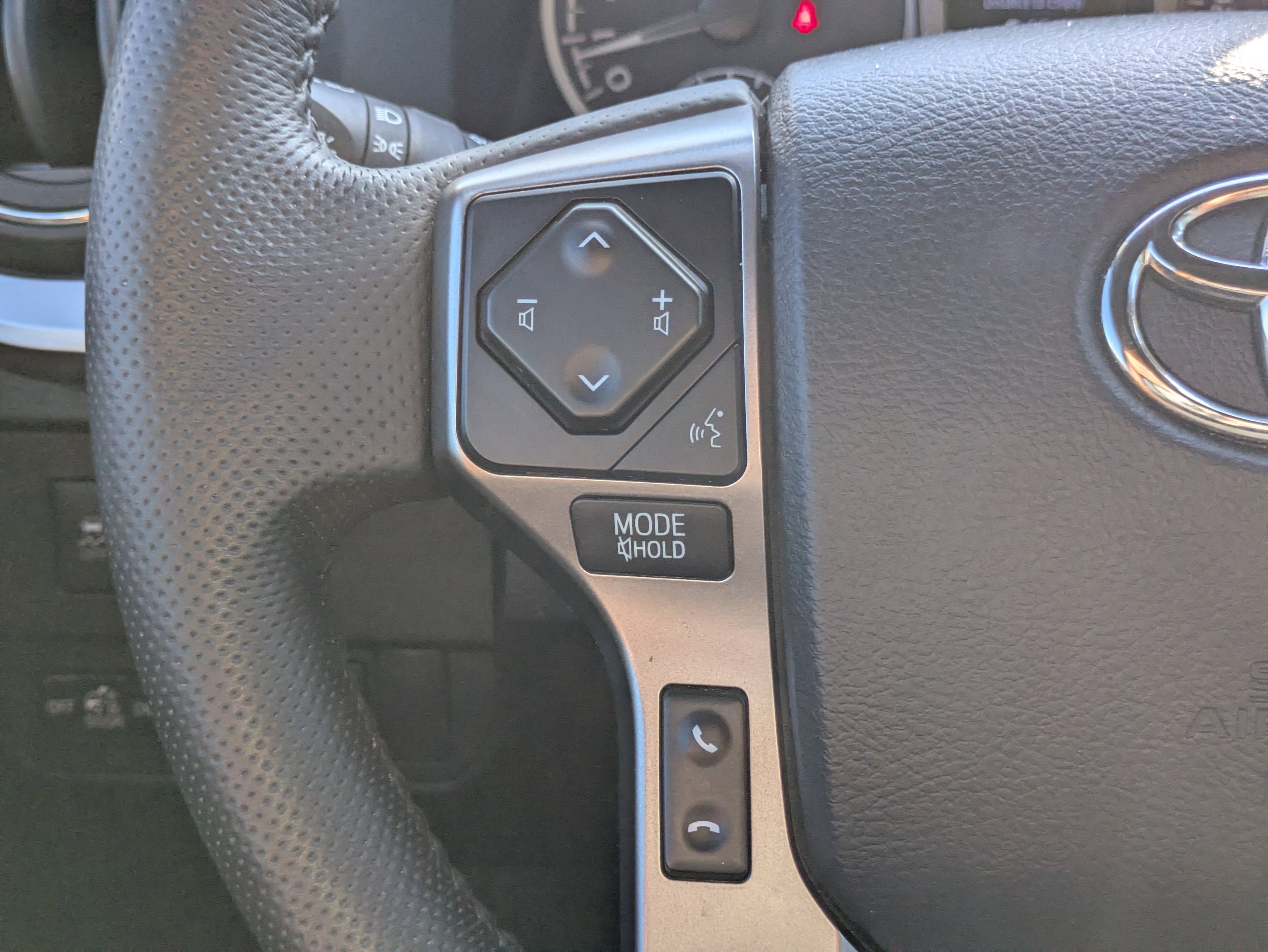 Used 2023 Toyota Tacoma Limited image 16