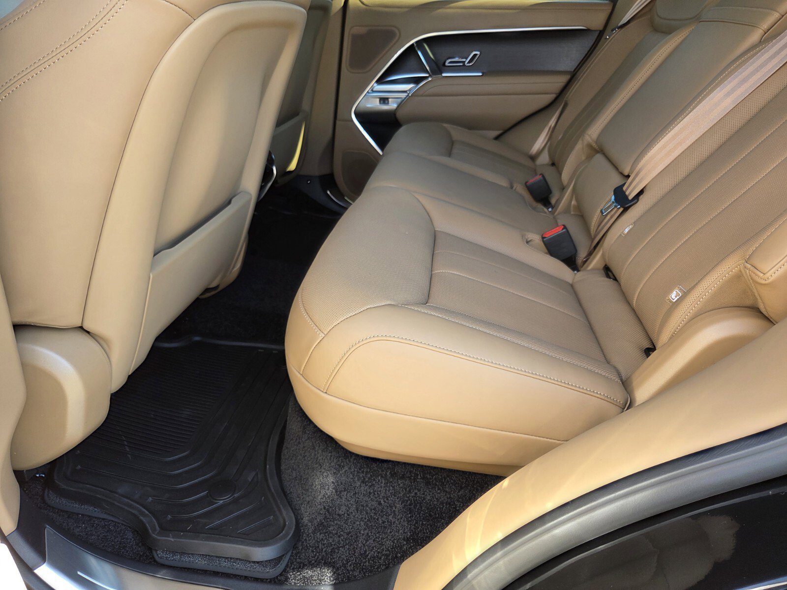 New 2025 Land Rover Range Rover SE image 17