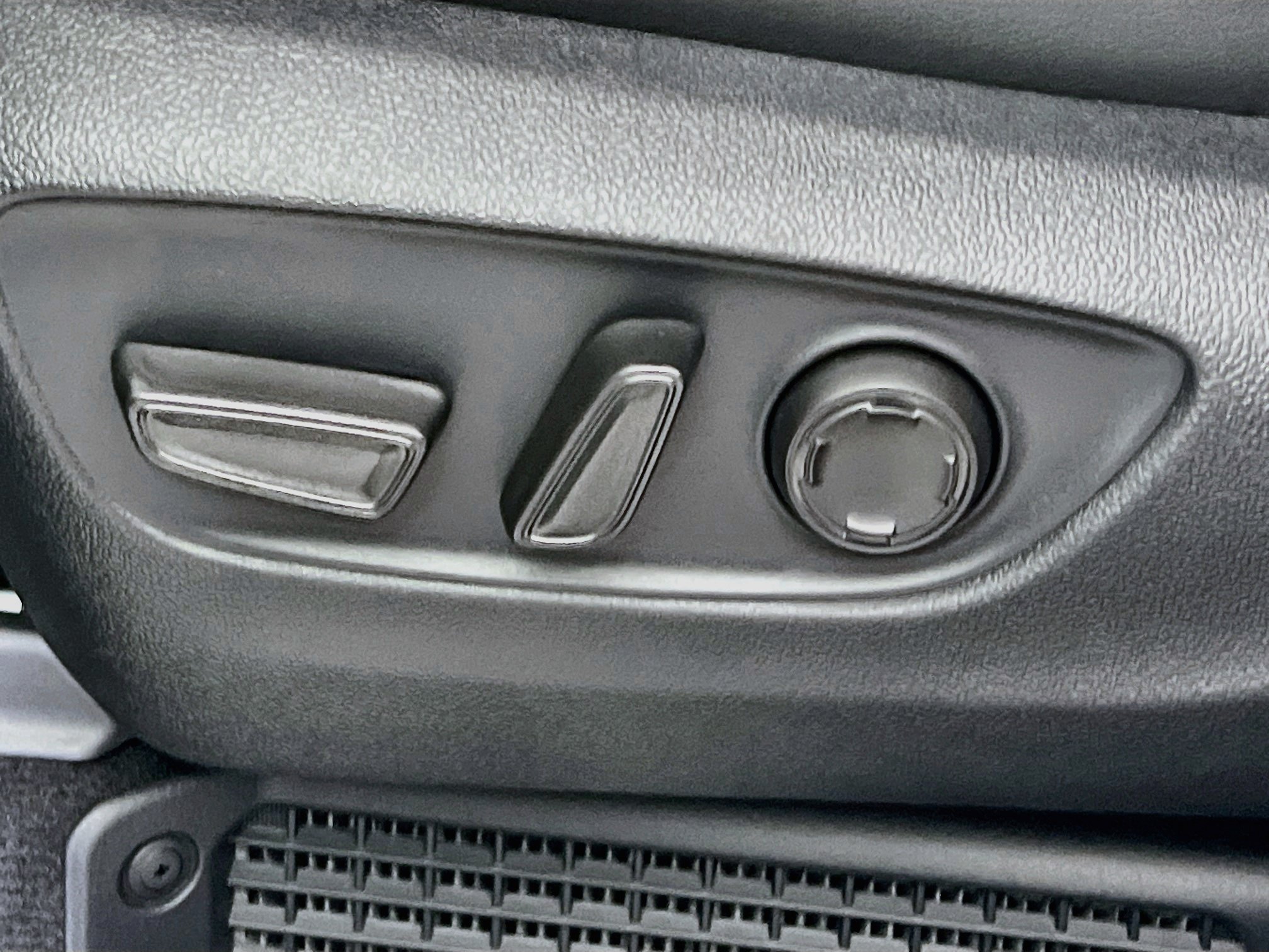 New 2026 Toyota Sienna XSE FWD image 15