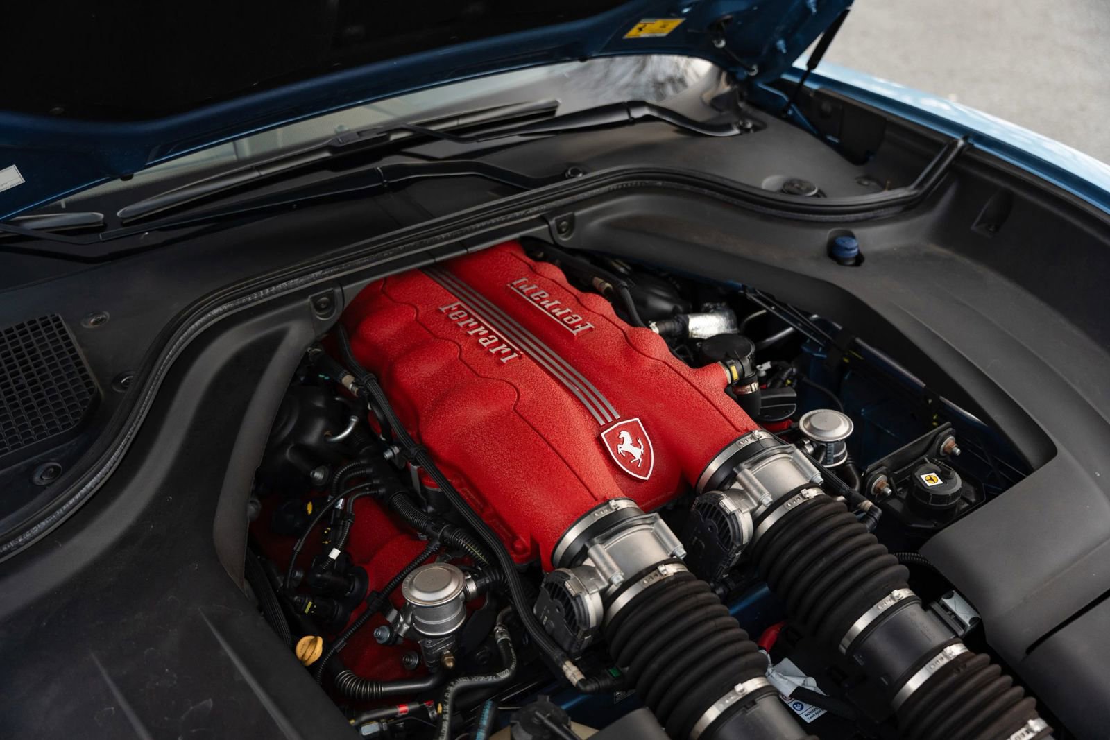 Used 2010 Ferrari California RWD image 81