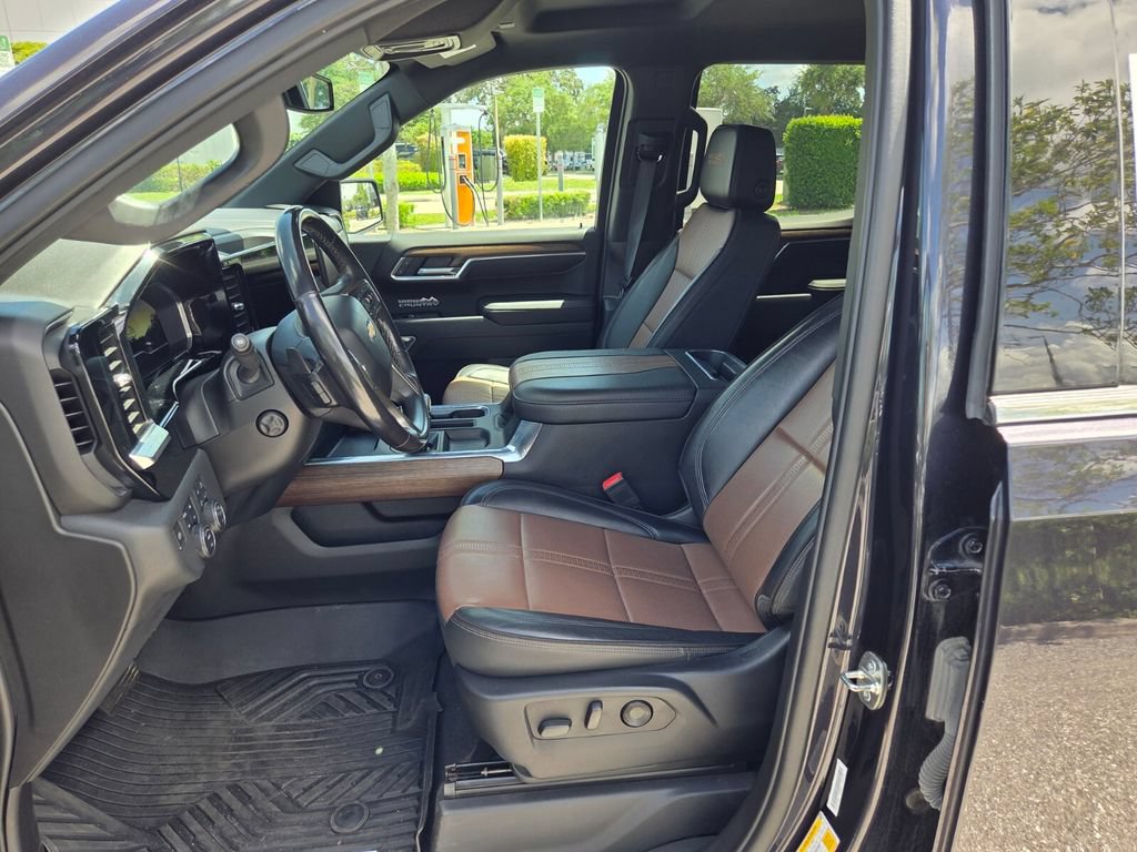 Used 2023 Chevrolet Silverado 1500 High Country w/ Z71 Off-Road Package image 11