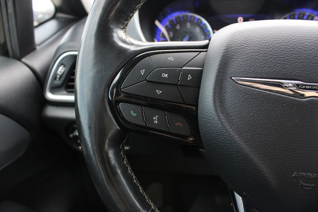 Used 2019 Chrysler Pacifica Touring-L Plus w/ S Appearance Package FWD image 11