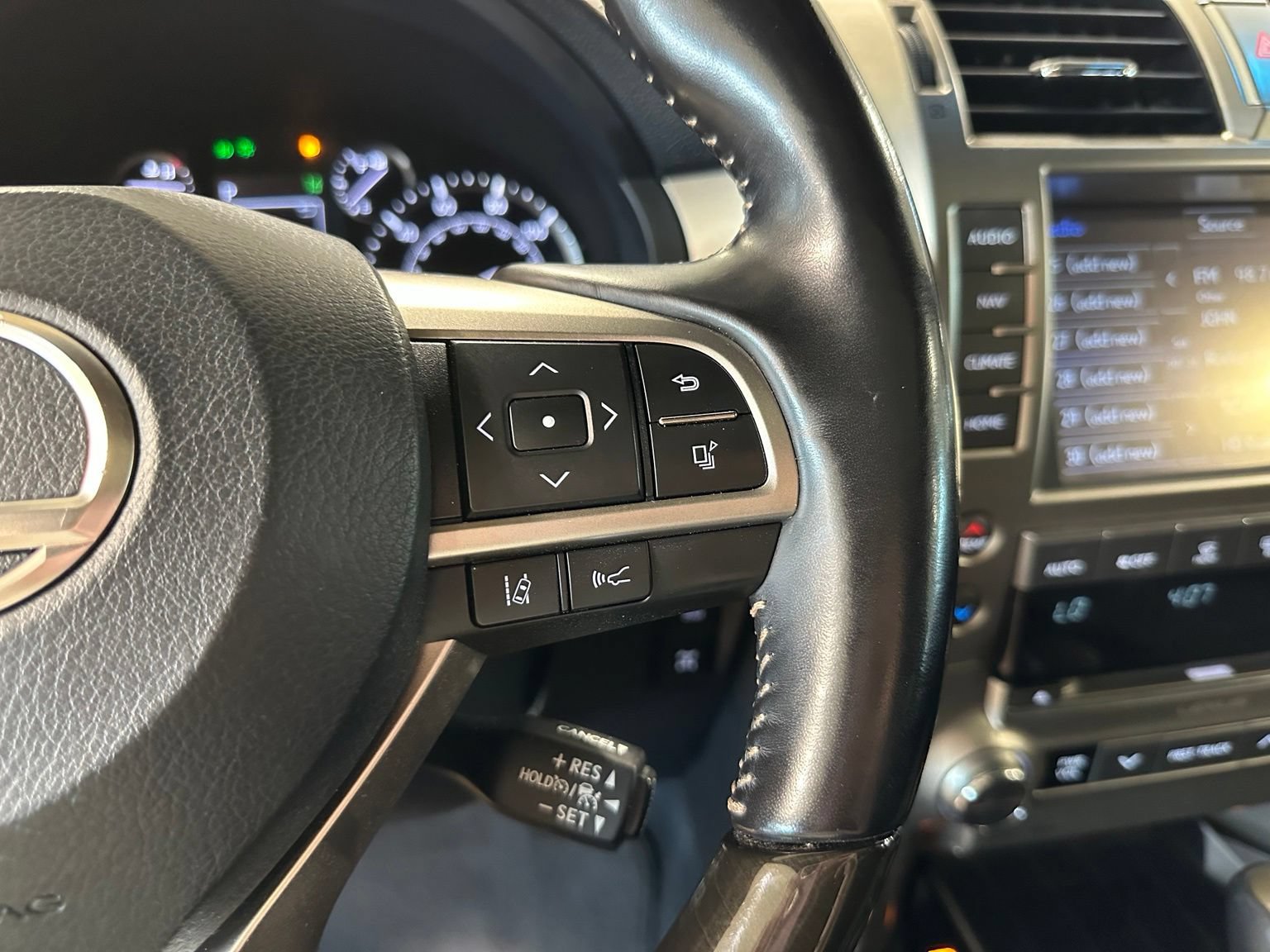 Used 2021 Lexus GX 460 Premium w/ Premium Package AWD/4WD image 19