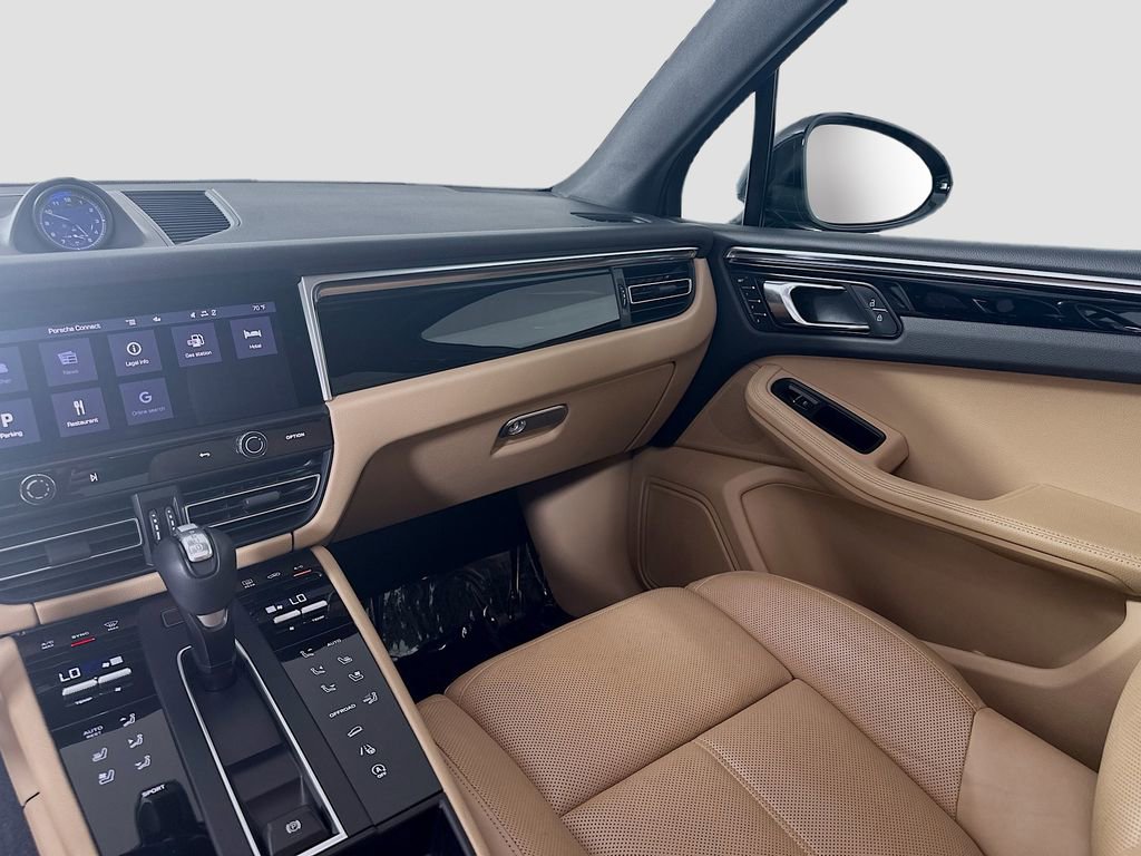 Certified 2022 Porsche Macan image 26