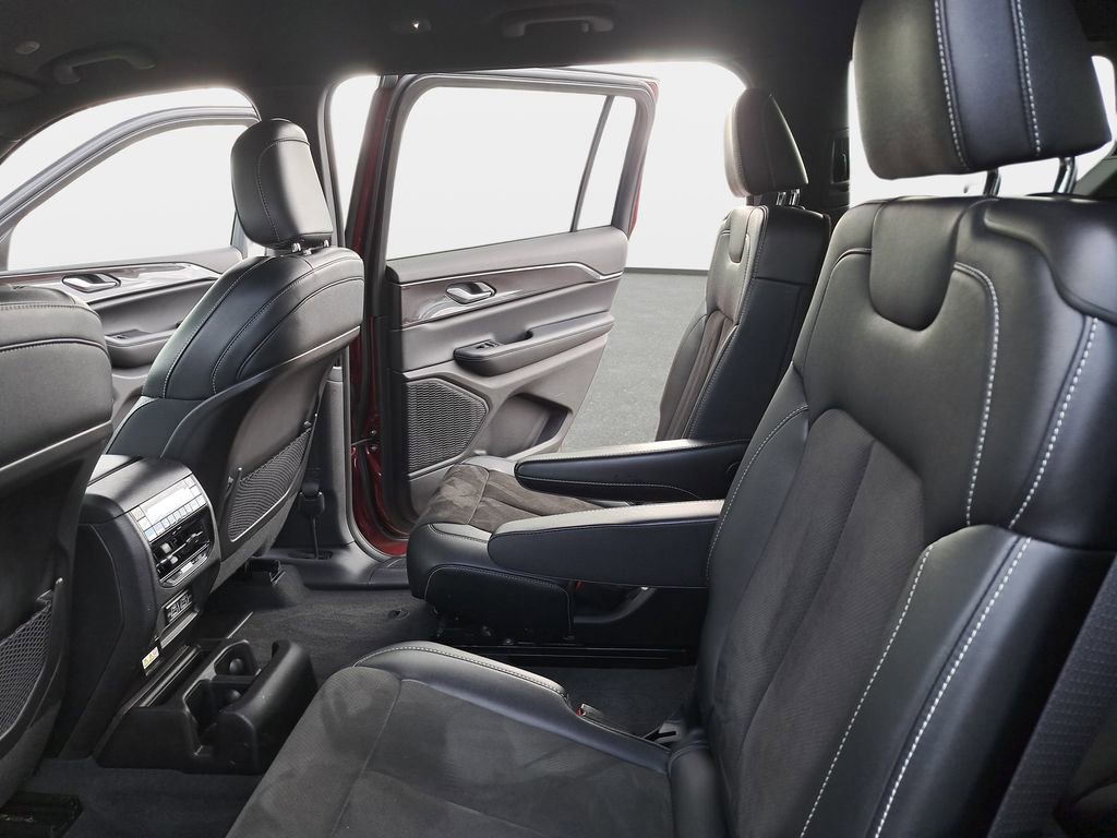 Certified 2023 Jeep Grand Cherokee L Laredo AWD/4WD image 17