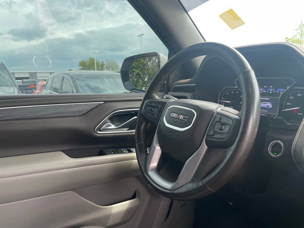 Used 2021 GMC Yukon XL SLT w/ SLT Premium Package image 29